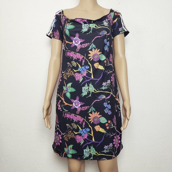 😮‍💨❤️ Reversible Black and Floral Off-Shoulder Dresses - Picture 2 of 9